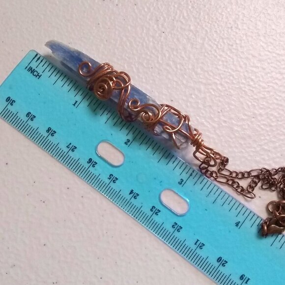 Raw Rough Blue Kyanite Dagger Pendant ~ Copper Wire Wrapped + 21" Figaro Chain - Picture 11 of 12